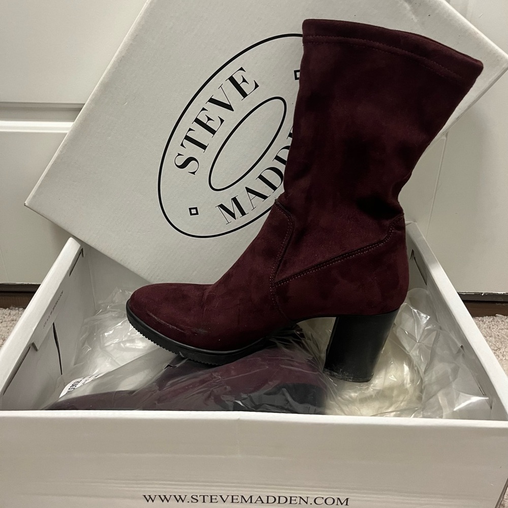 Steve Madden Women's Burgundy Suede Boots